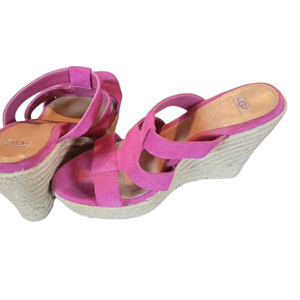 UGG bright pink